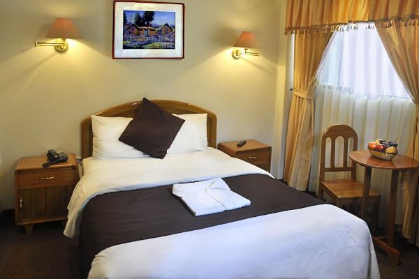 Hotel Balsa Inn (Puno)